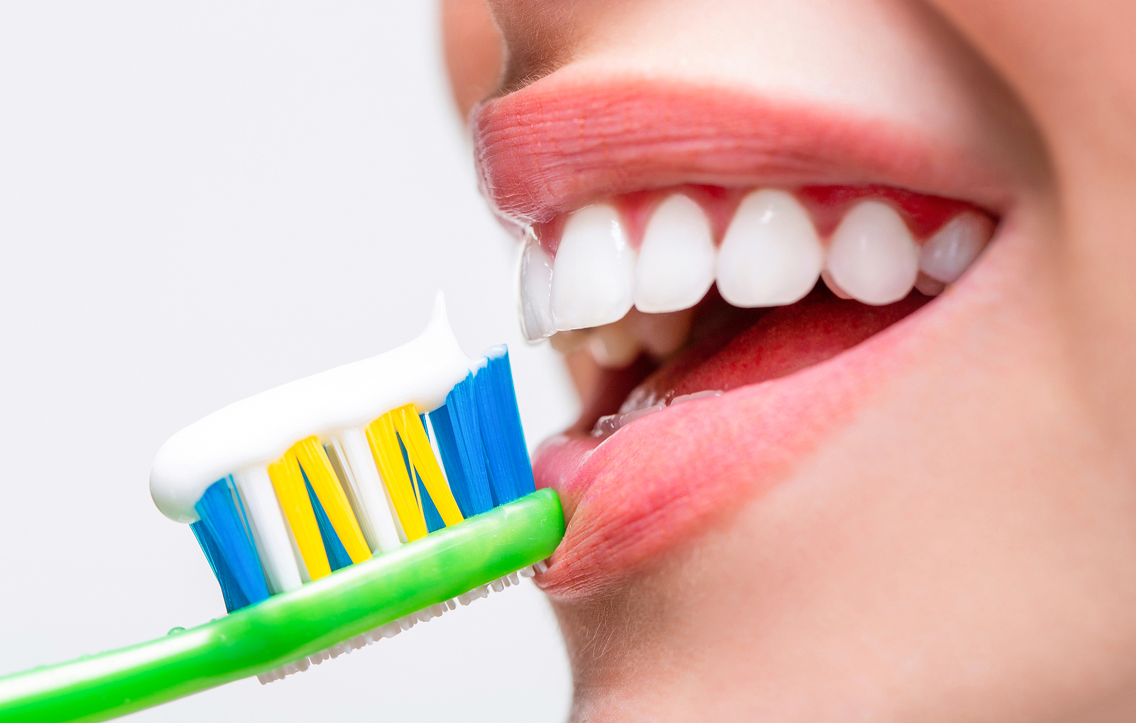 What to Look For Before Choosing Your Toothpaste