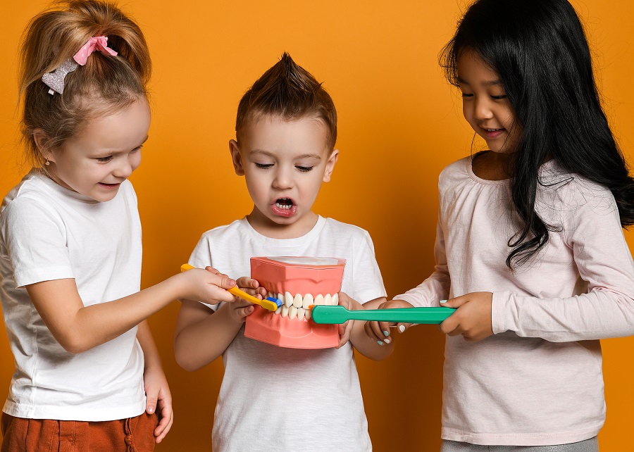 6 Brushing Habits to Maintain for Healthy Teeth and a Happy Smile